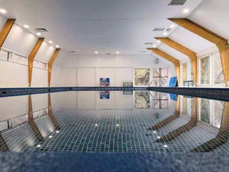 Chaleureux Chalet A Дюрби Екстериор снимка